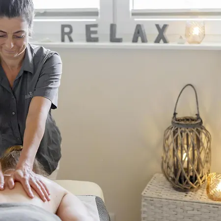 Luxuswellnesshaus Skippy Tatil Evi *